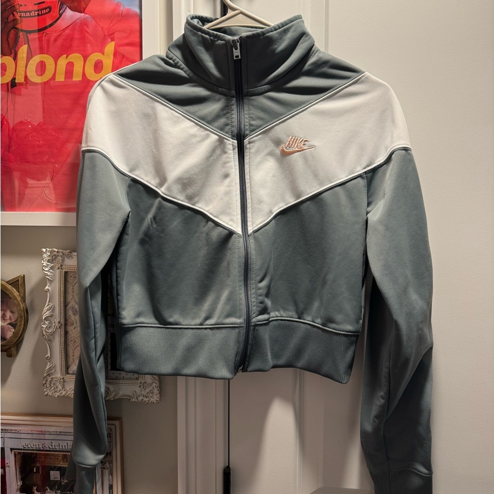 Nike cropped zip up